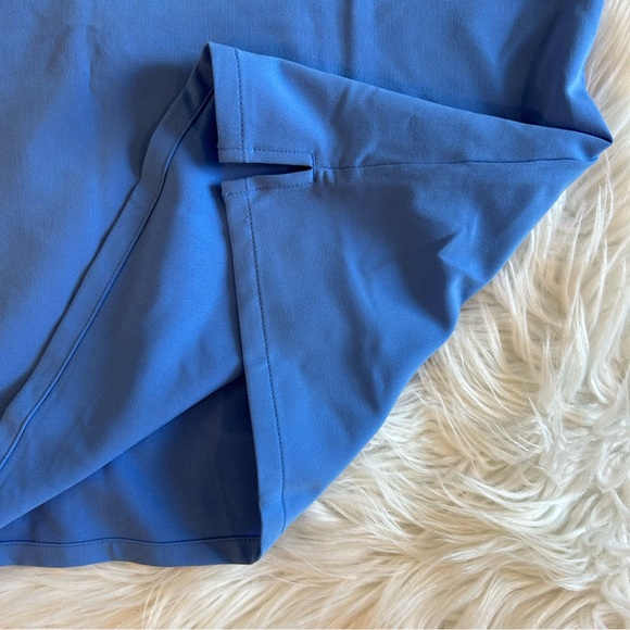 FIGS Blue Top - Picture 4 of 5